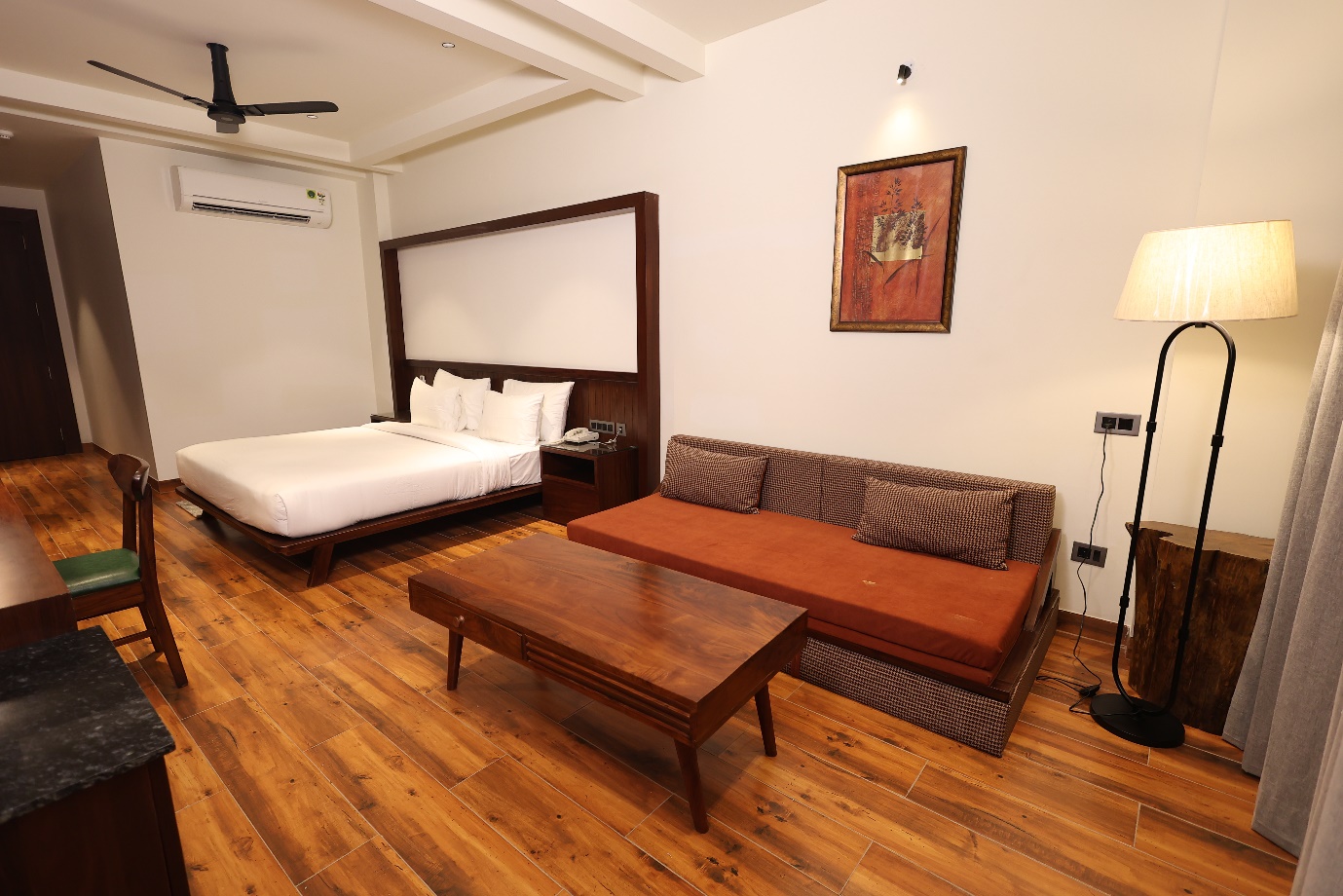 Pleasant tree hotels-Deluxe rooms (10)