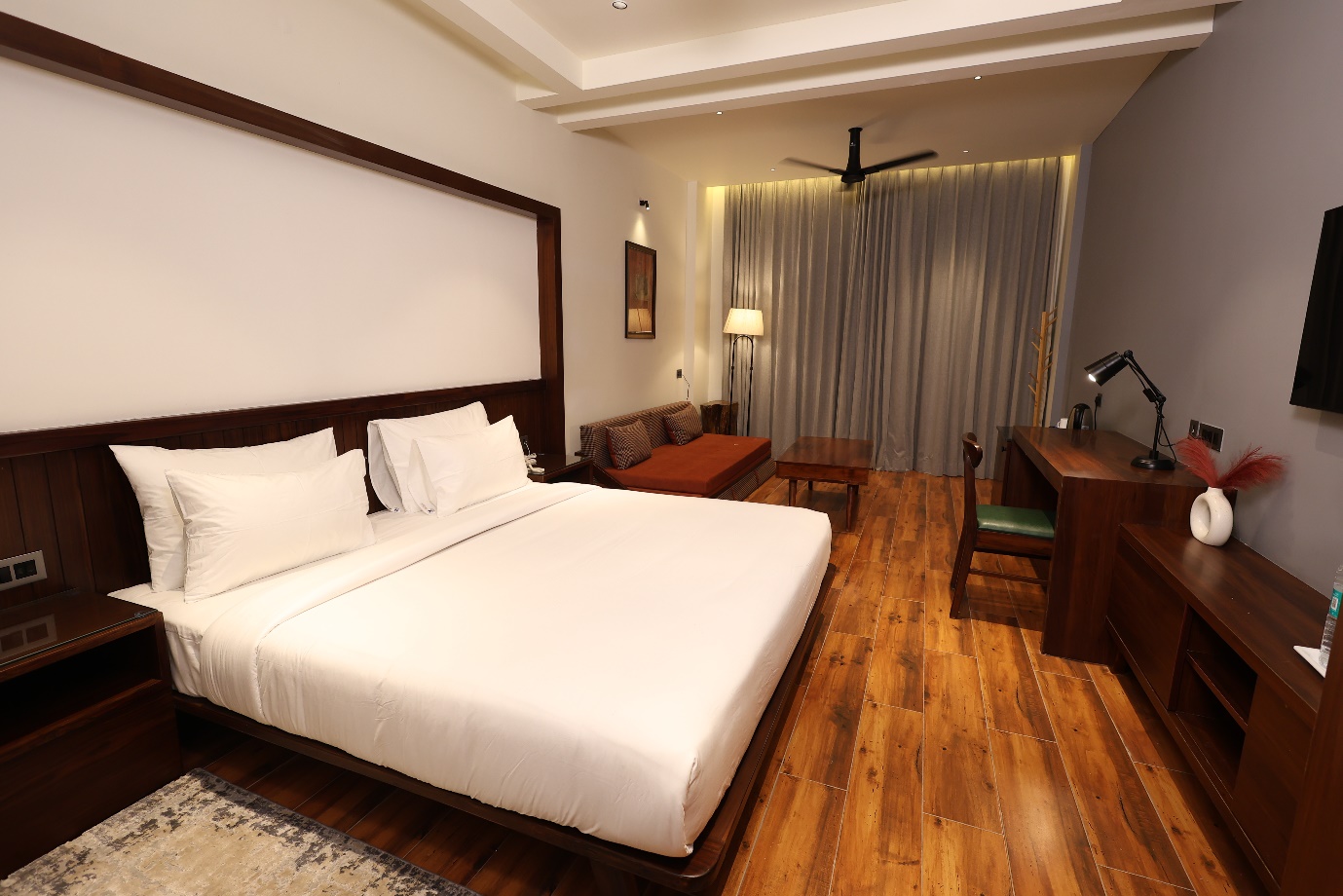 Pleasant tree hotels-Deluxe rooms (9)